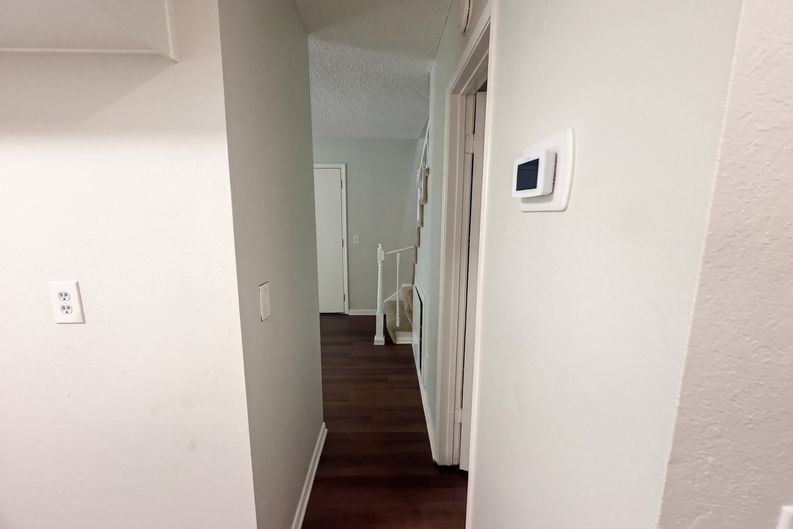 Photo 11 of 27 of 912 S Mountain Ave, Ontario, CA