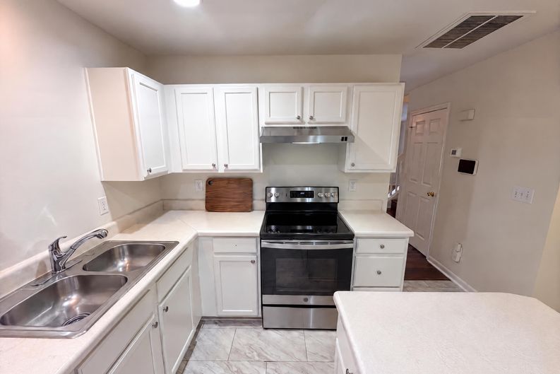 Photo 7 of 20 of 4165 Birch Leaf Ct, Charlotte, NC