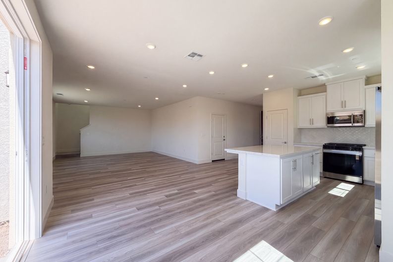Photo 7 of 21 of 5860 Placer Dr, Tracy, CA