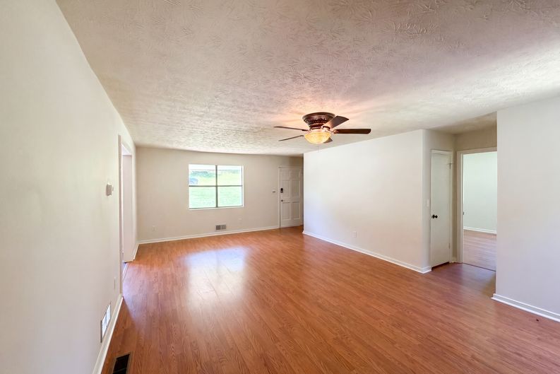 Photo 12 of 27 of 104 Belair Ln, Stockbridge, GA