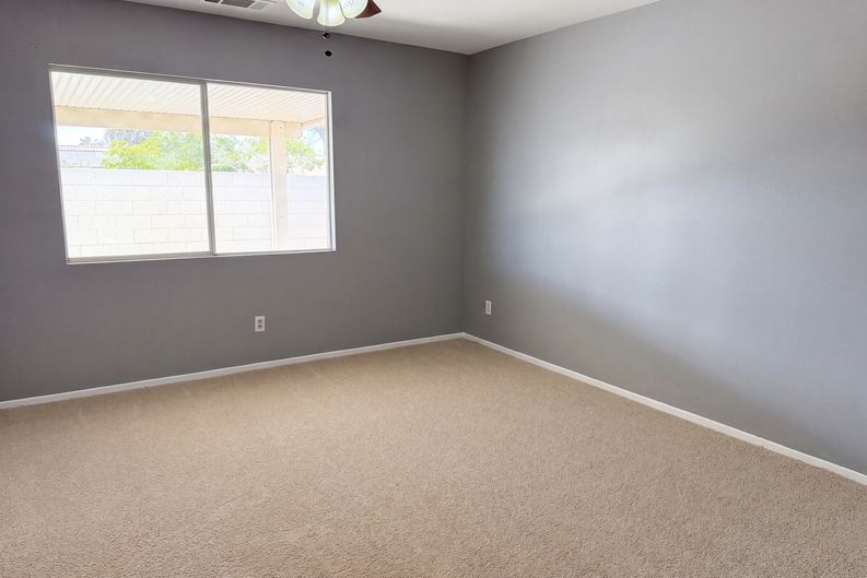Photo 10 of 18 of 13577 Monterey Way, Victorville, CA