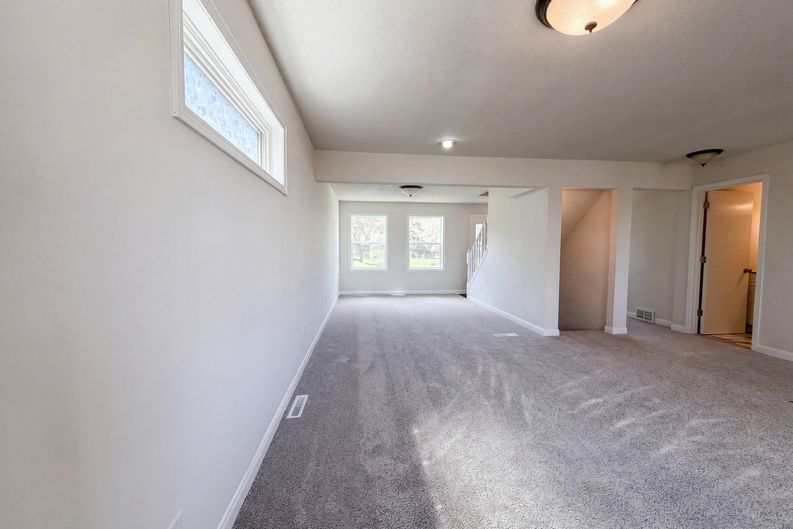 Photo 6 of 25 of 9429 Harkness Ave S, Cottage Grove, MN