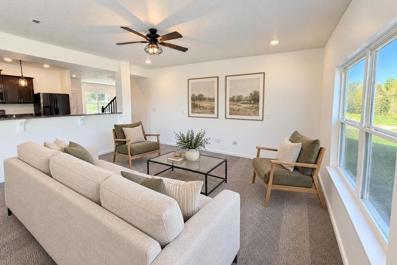 Photo 8 of 35 of 9831 Mystic Sun Ct, Fishers, IN