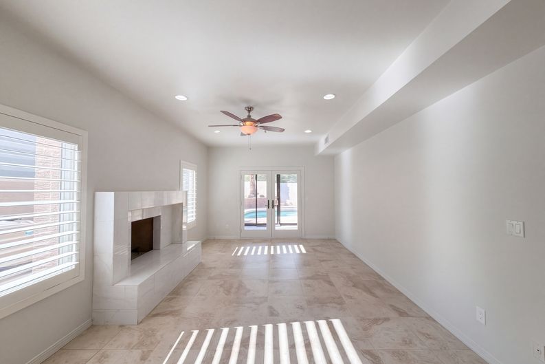 Photo 10 of 36 of 10240 E Cochise Dr, Scottsdale, AZ