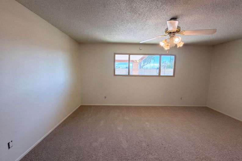 Photo 4 of 35 of 8301 N 47th Dr, Glendale, AZ