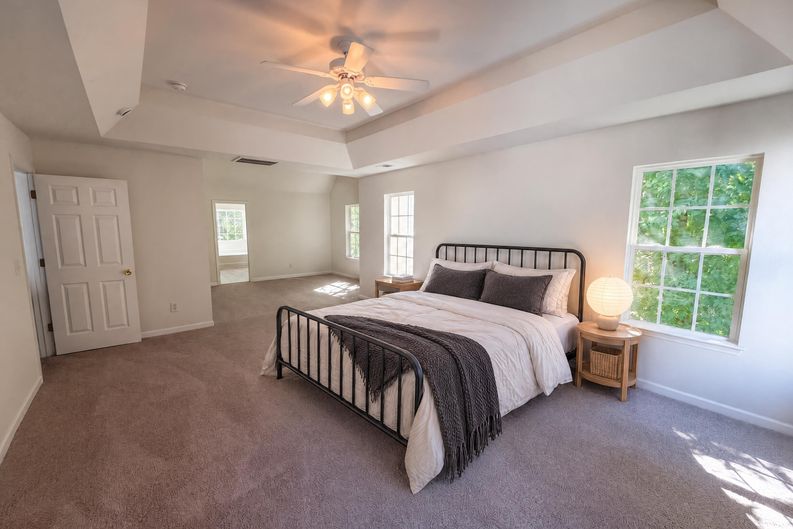 Photo 12 of 28 of 8902 Woodland Hills Rd, Charlotte, NC