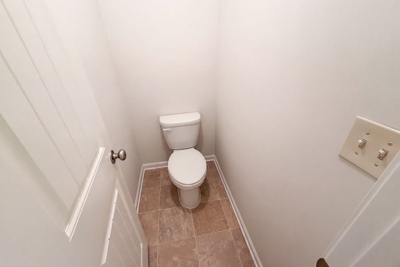 Photo 14 of 34 of 821 Walnut Woods Dr, Braselton, GA