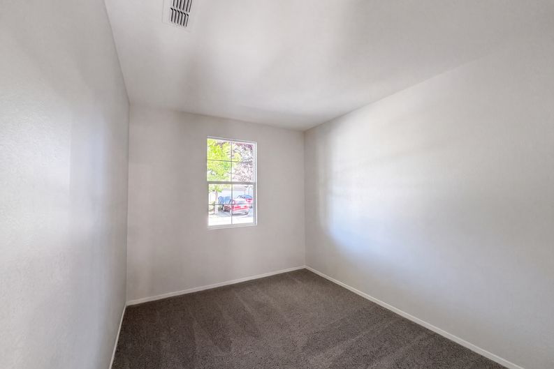Photo 16 of 45 of 1570 Arcola Ave, Sacramento, CA