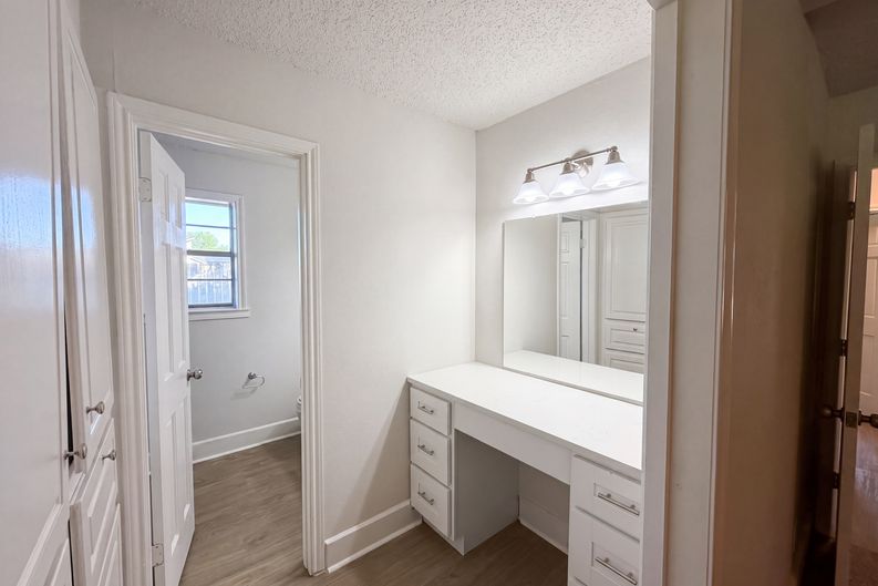 Photo 15 of 18 of 5917 Raza Rd, Pearland, TX