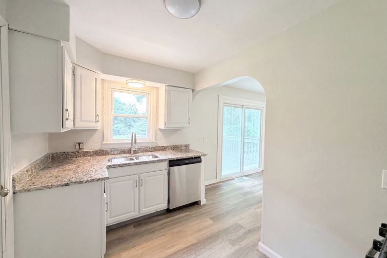 Photo 8 of 17 of 820 Lilly Ln, Cincinnati, OH