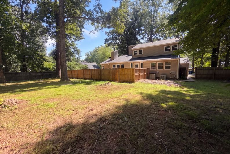 Photo 5 of 25 of 113 Forestview Dr, Elon, NC