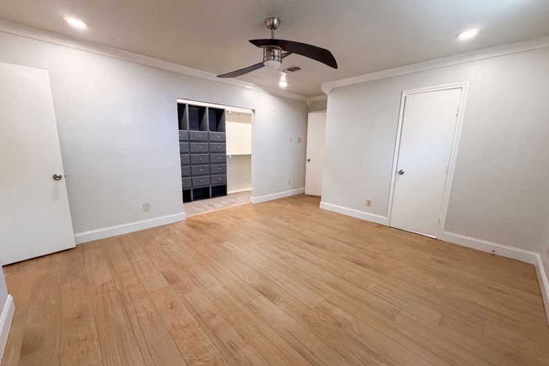 Photo 18 of 22 of 3423 Willow Crest Ln, Dallas, TX