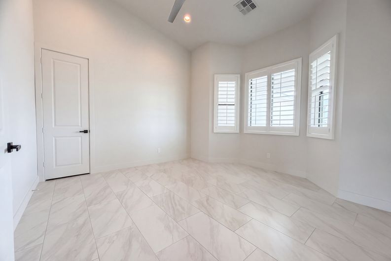 Photo 10 of 17 of 3229 W Silverdale Rd, San Tan Valley, AZ