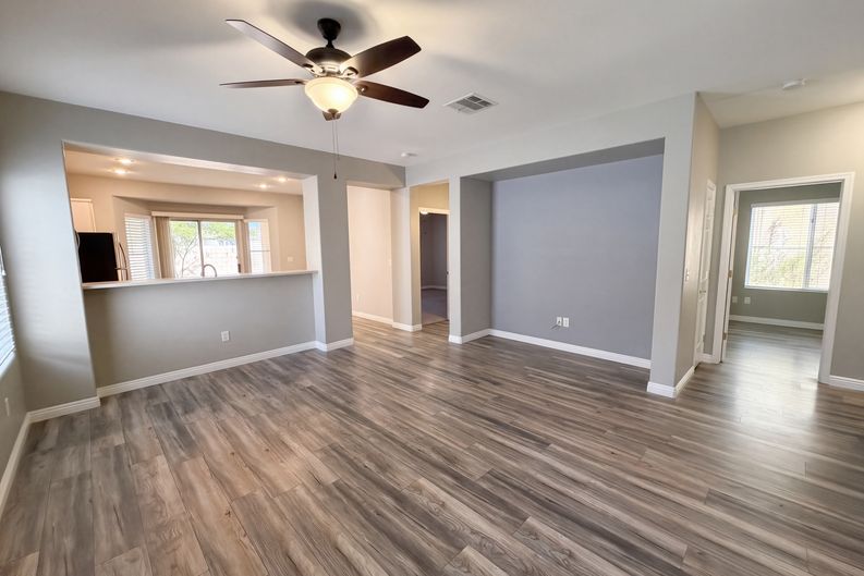 Photo 3 of 14 of 1762 Black Fox Canyon Rd, Henderson, NV