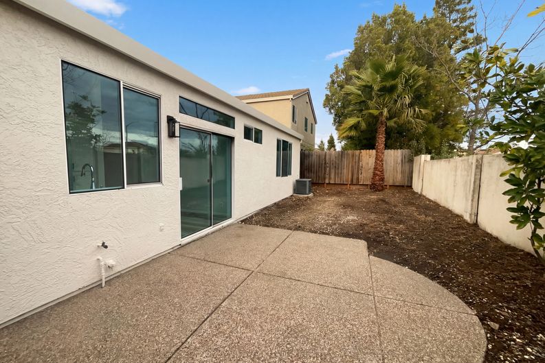 Photo 5 of 24 of 108 Austin Dr, Folsom, CA