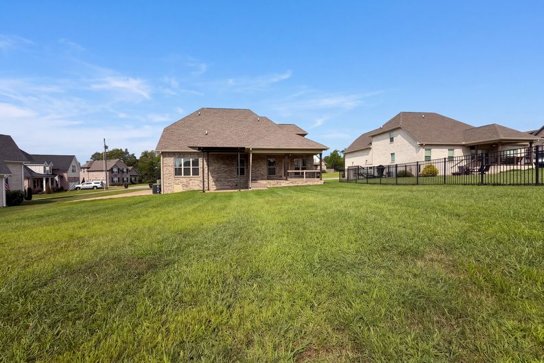Photo 15 of 18 of 1307 Christina Ct, Lebanon, TN