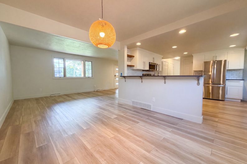 Photo 6 of 43 of 7447 S Ames Ct, Littleton, CO