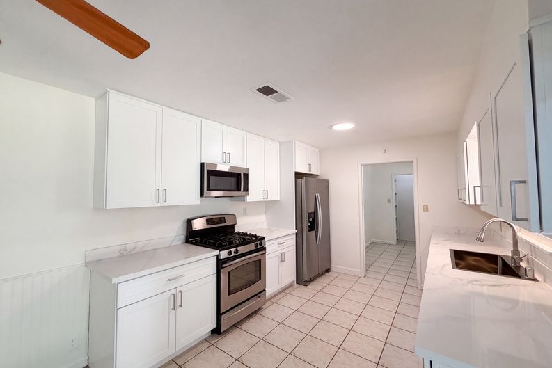 Photo 10 of 41 of 719 N Crescent Ave, Lodi, CA