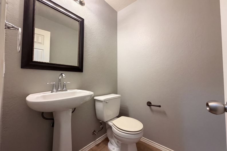 Photo 16 of 22 of 2535 Fayette Dr, New Braunfels, TX