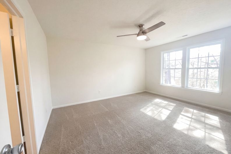 Photo 4 of 19 of 644 Carybrook Ct, York, SC