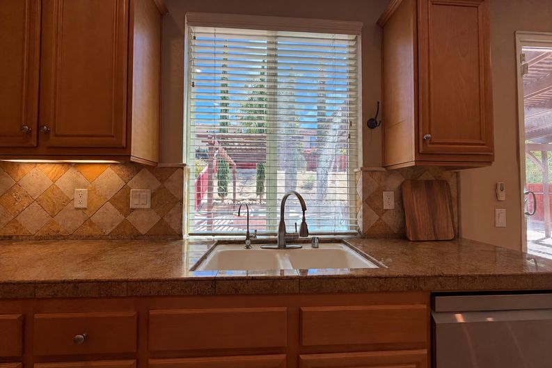 Photo 12 of 32 of 17780 Sweetgum Ln, Canyon Country, CA