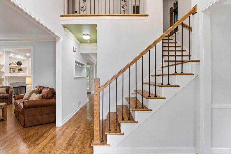 Photo 9 of 47 of 11715 Dunhill Place Dr, Johns Creek, GA