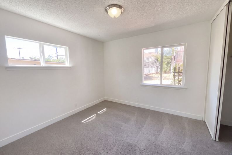 Photo 16 of 30 of 5313 Fernwood Way, Sacramento, CA