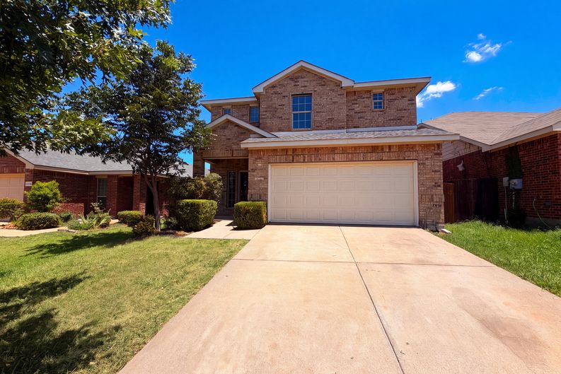 Photo 16 of 18 of 4038 Golden Rod Dr, Forney, TX