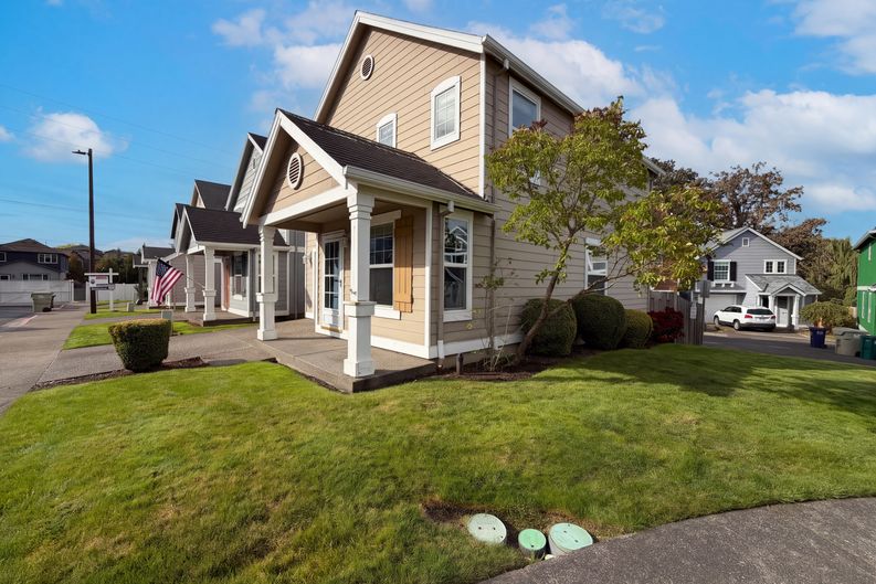 Photo 16 of 18 of 571 SW 207th Ave, Beaverton, OR