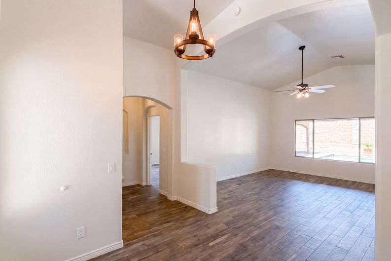Photo 9 of 32 of 13442 N 177th Dr, Surprise, AZ