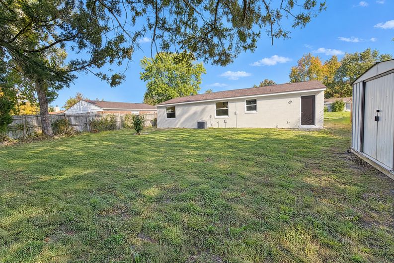 Photo 14 of 17 of 10784 Liscard Rd S, Jacksonville, FL