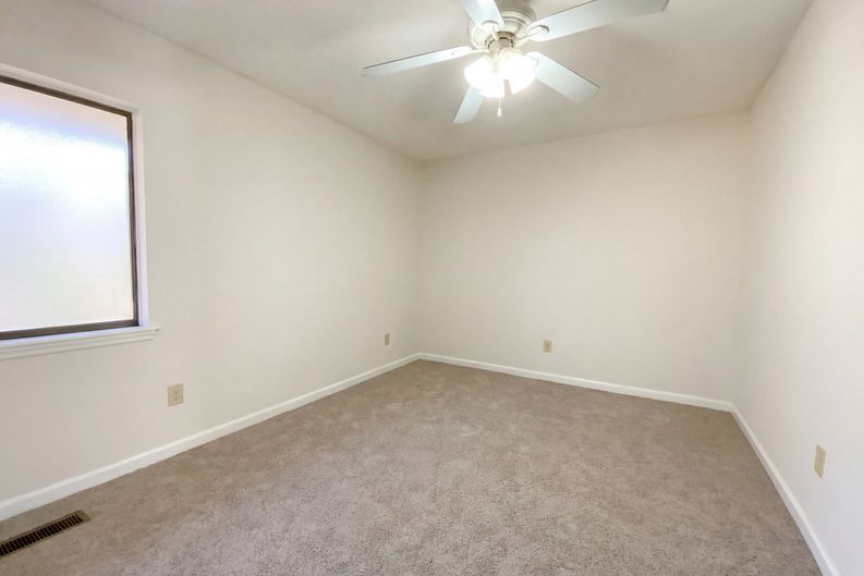 Photo 7 of 22 of 1111 3rd Ln, Pleasant Grove, AL
