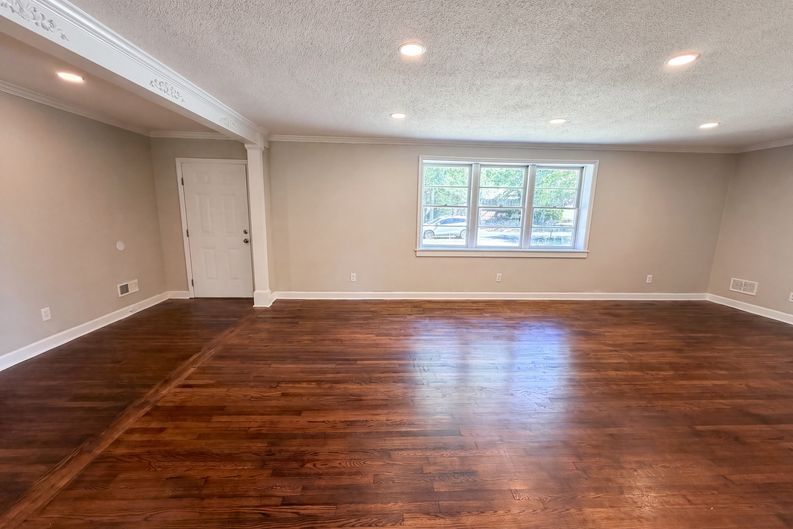 Photo 8 of 26 of 1817 Neptune Dr, Columbia, SC