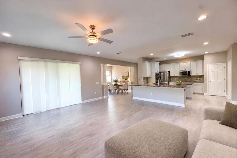 Photo 8 of 36 of 12424 Belcroft Dr, Riverview, FL