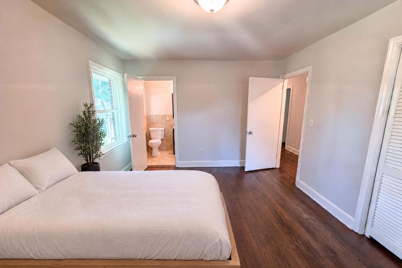 Photo 15 of 23 of 927 Greenlawn Dr, Columbia, SC