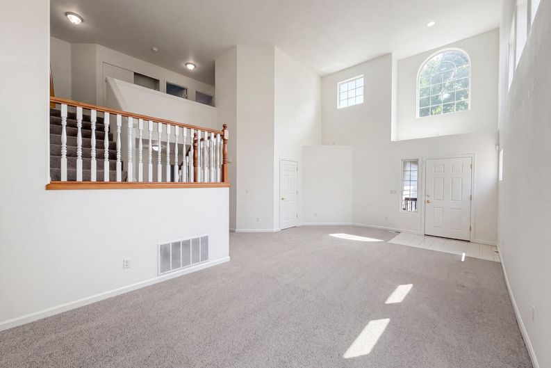 Photo 6 of 27 of 451 NW Yosemite Ter, Beaverton, OR