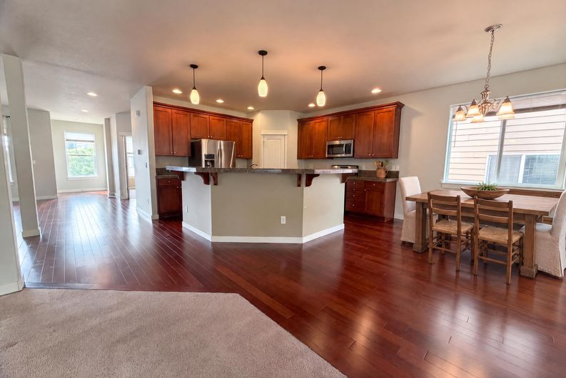 Photo 6 of 27 of 13049 SE Meadehill Ave, Happy Valley, OR
