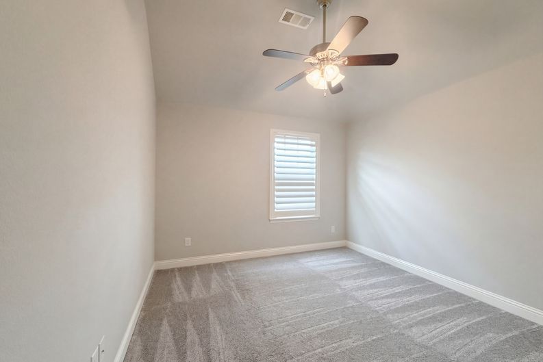 Photo 14 of 19 of 2613 Oak Blossom Dr, McKinney, TX