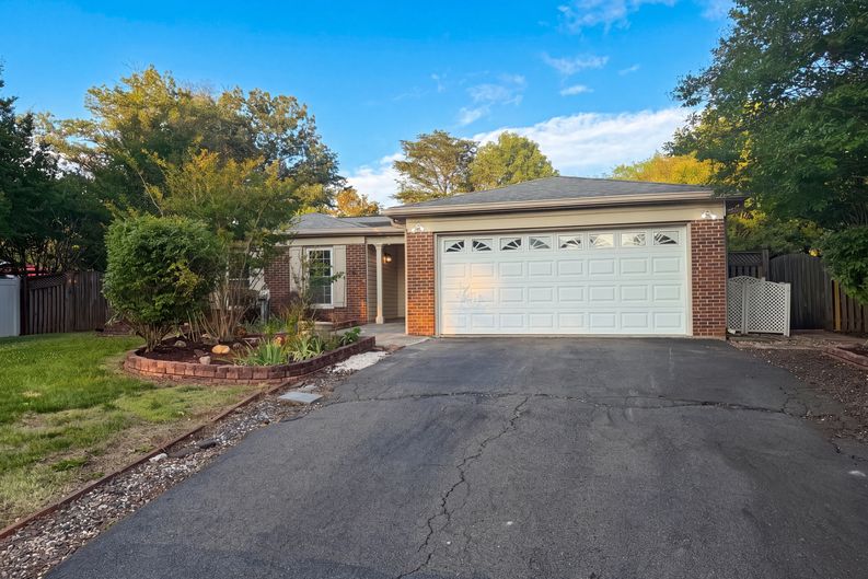 Photo 27 of 51 of 8947 Rosewood St, Manassas, VA