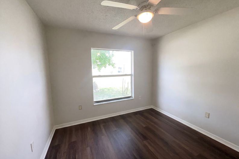 Photo 13 of 25 of 103 Dulverton Way, Kissimmee, FL