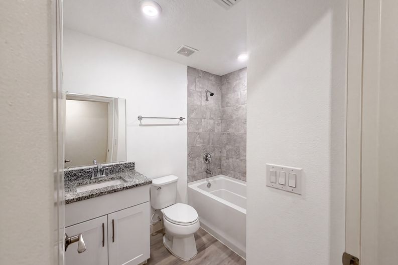 Photo 12 of 26 of 3444 Valeview Dr, Apopka, FL