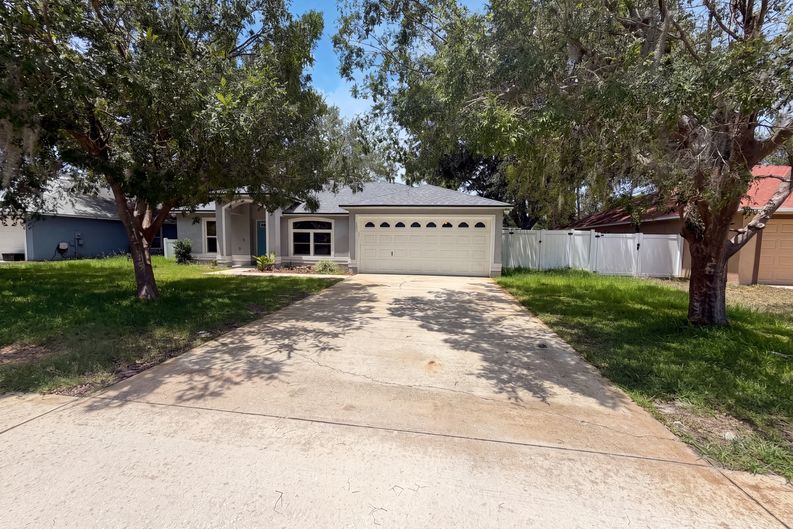 Photo 17 of 20 of 1360 Wildberry Ln, Deltona, FL