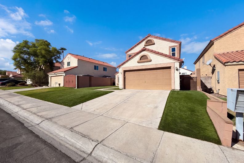 Photo 35 of 43 of 57 Megan Dr, Henderson, NV