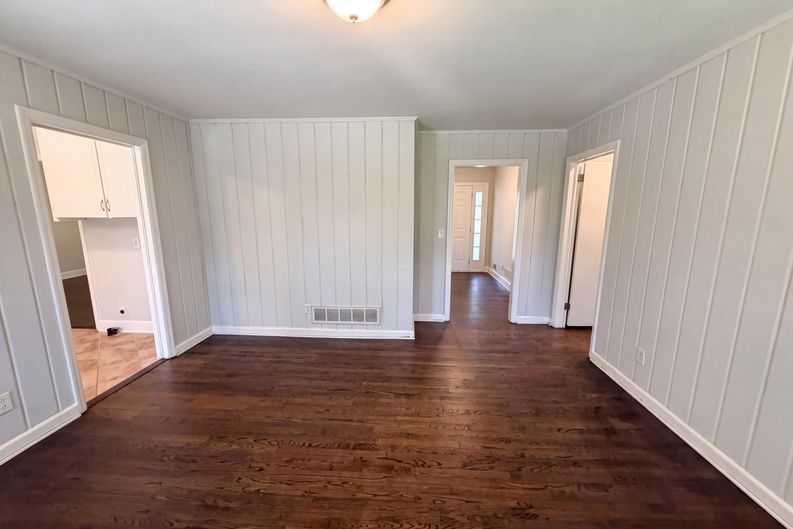 Photo 10 of 23 of 927 Greenlawn Dr, Columbia, SC