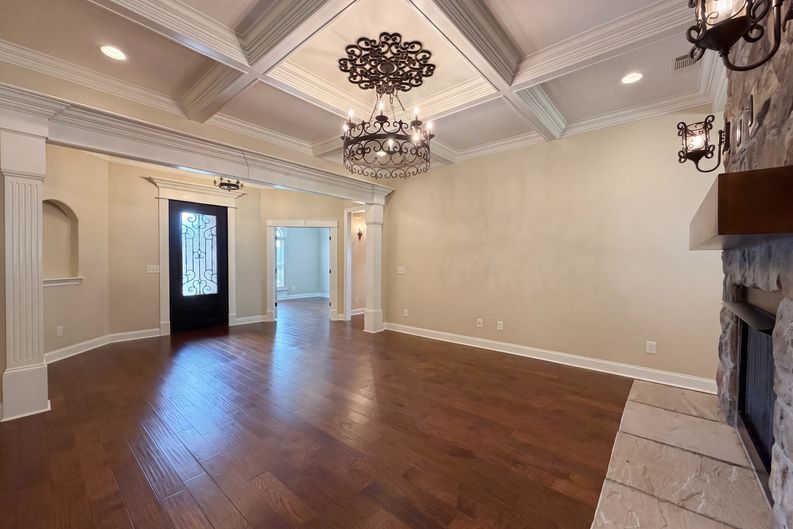 Photo 11 of 27 of 7009 Whisperwood Ave, Spring Hill, TN