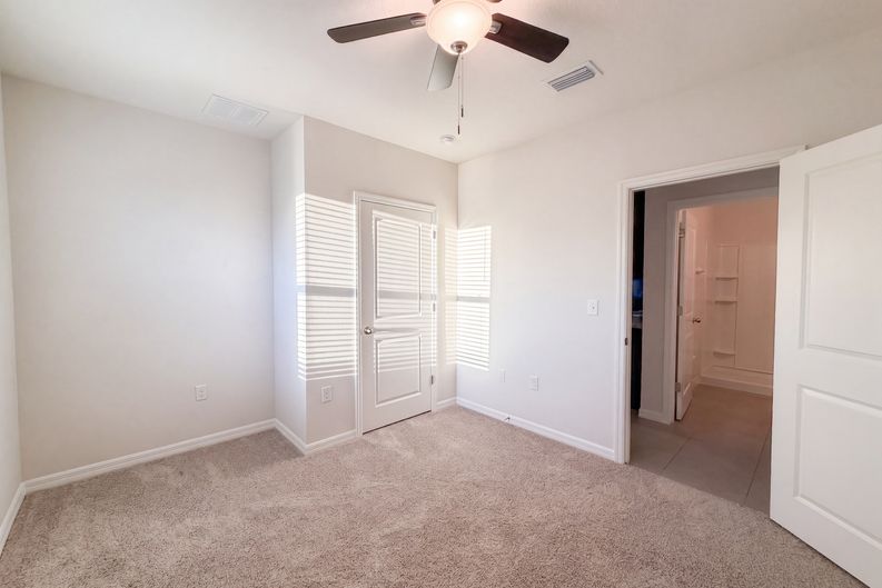 Photo 12 of 30 of 16805 Trite Bend St, Wimauma, FL