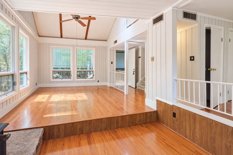 Photo 9 of 18 of 3838 Erickson Cir, Mc Gaheysville, VA