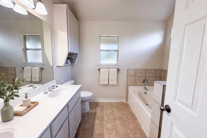 Photo 7 of 16 of 11117 Weatherford Dr, Belton, TX
