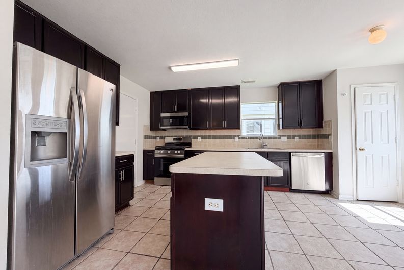 Photo 19 of 22 of 16519 Eaglewood Shadows Dr, Sugar Land, TX
