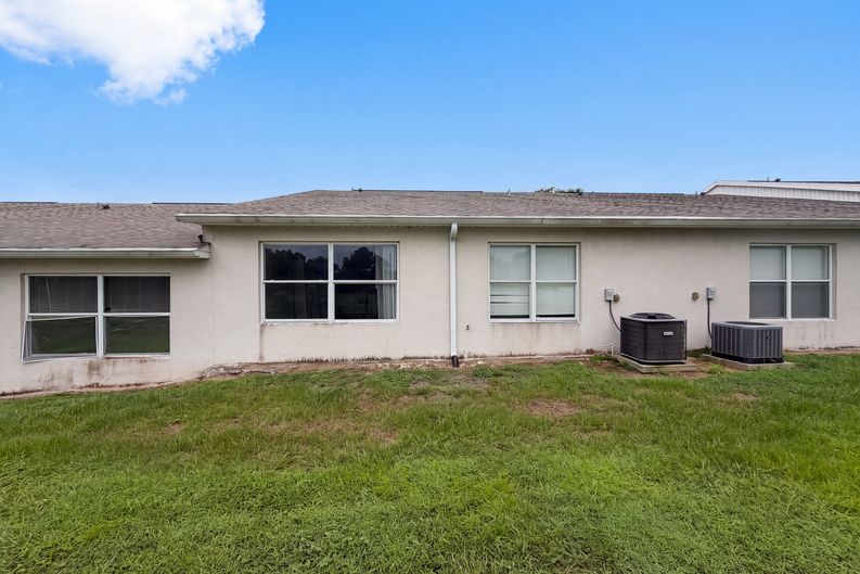 Photo 5 of 27 of 37209 Grassy Hill Ln, Dade City, FL